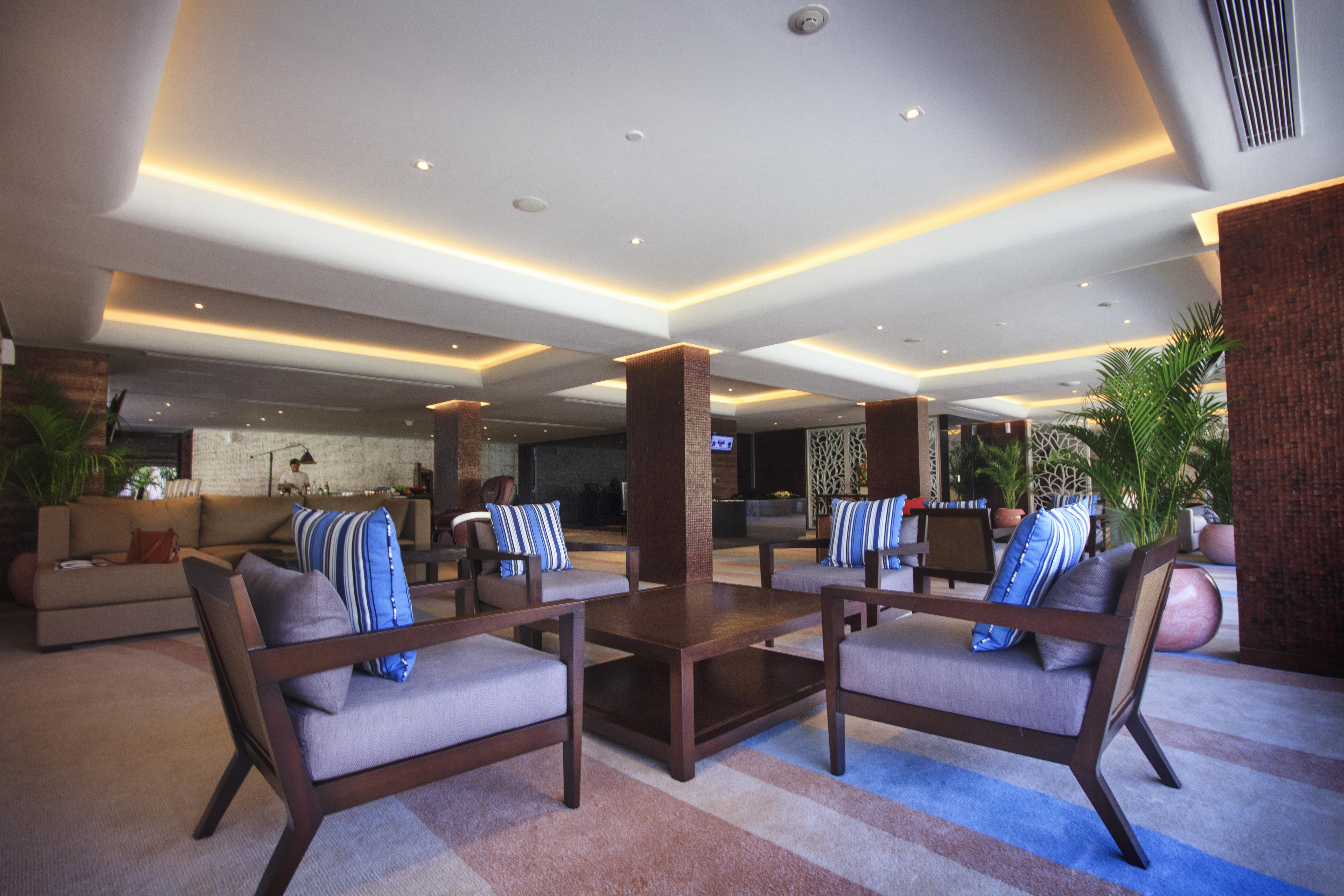 ดับเบิล ซิกซ์ ลักซัวรี โฮเต็ล ซมีญะก์ Hotel เซมินยัค ภายนอก รูปภาพ Lobby