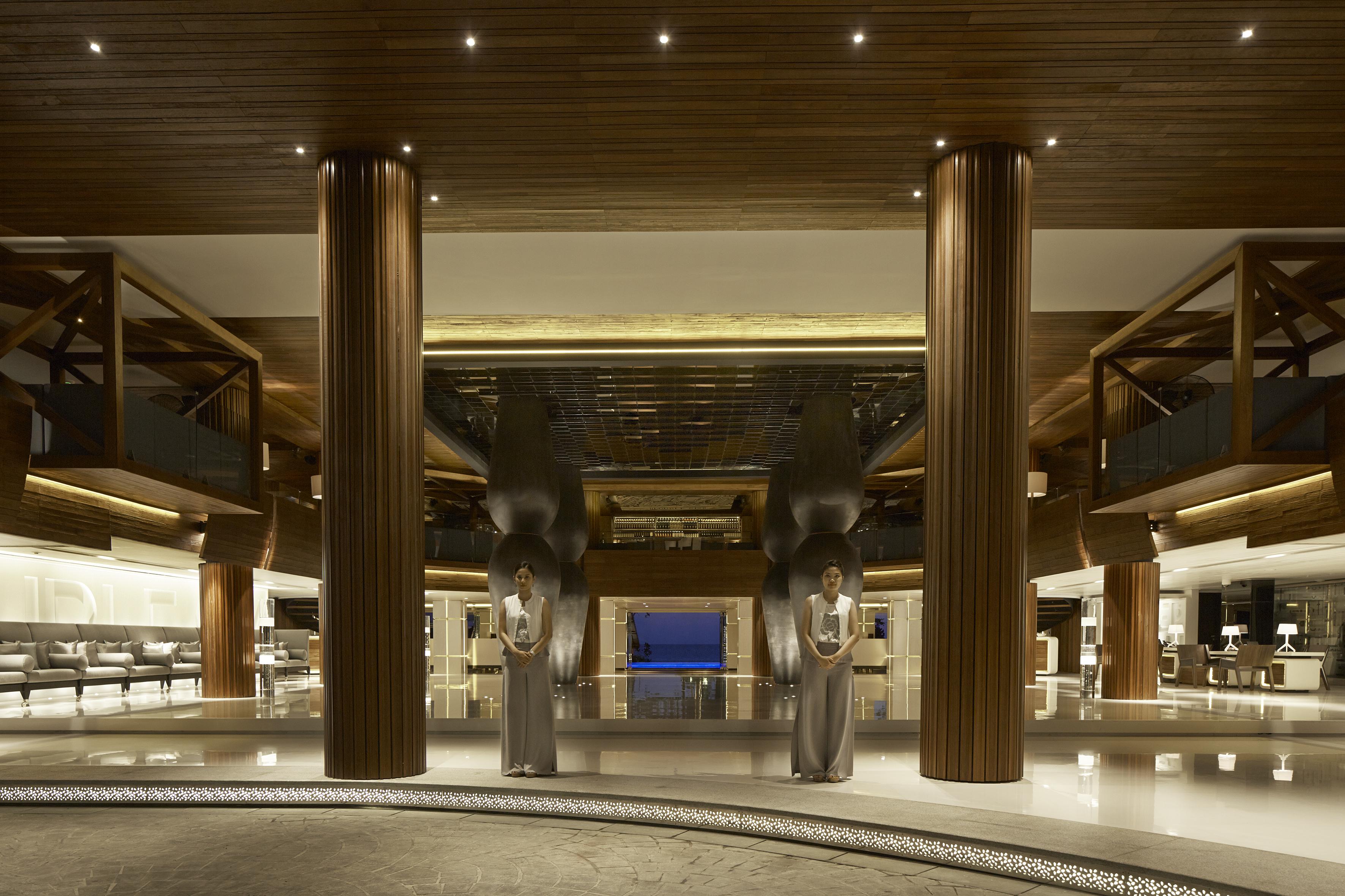 ดับเบิล ซิกซ์ ลักซัวรี โฮเต็ล ซมีญะก์ Hotel เซมินยัค ภายนอก รูปภาพ The lobby of the hotel