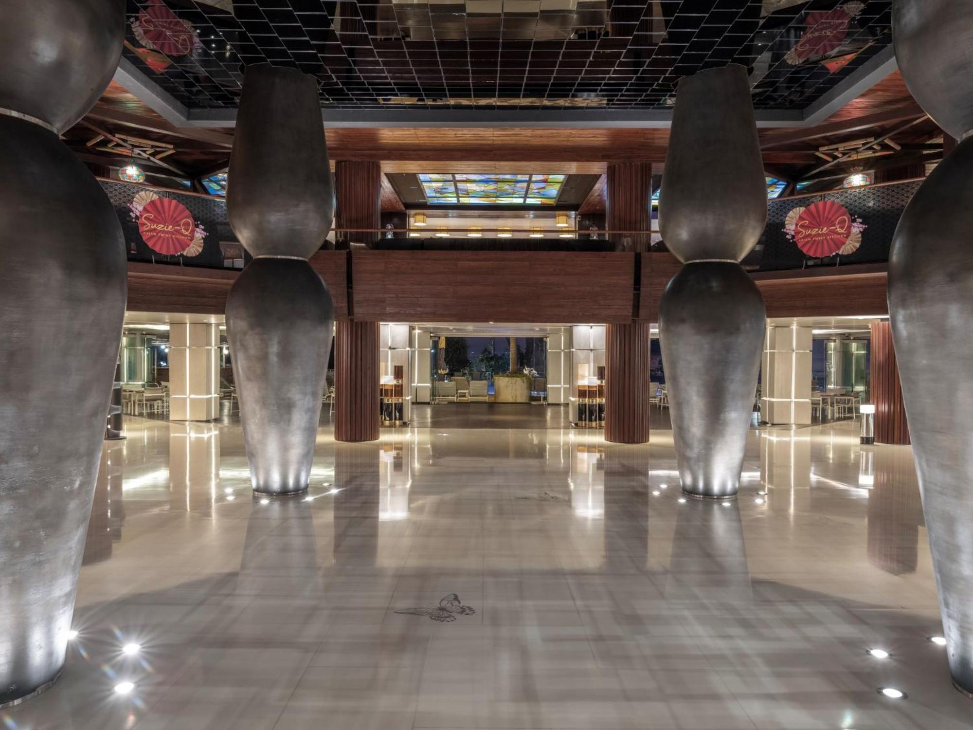ดับเบิล ซิกซ์ ลักซัวรี โฮเต็ล ซมีญะก์ Hotel เซมินยัค ภายนอก รูปภาพ The lobby of the hotel