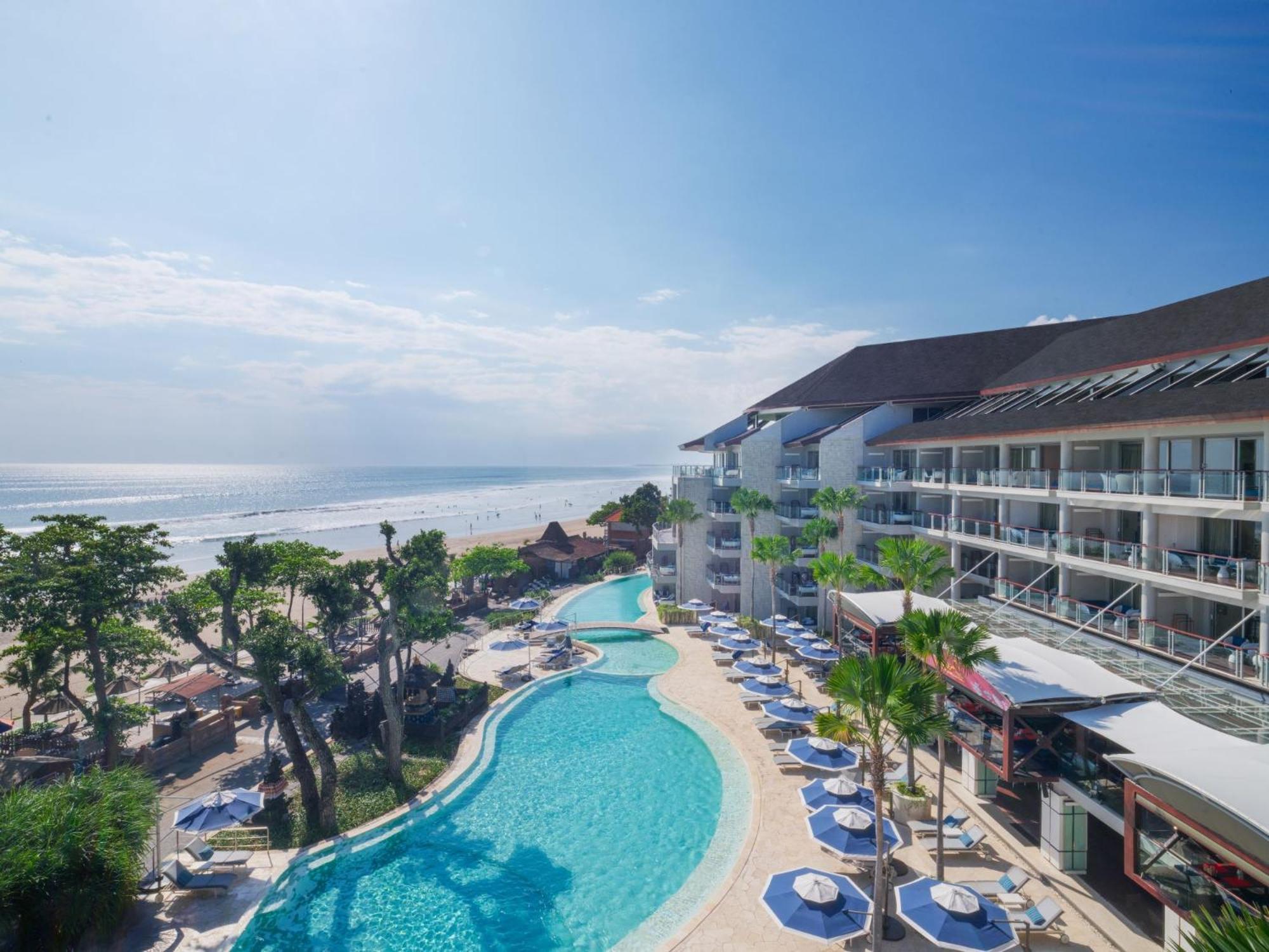 ดับเบิล ซิกซ์ ลักซัวรี โฮเต็ล ซมีญะก์ Hotel เซมินยัค ภายนอก รูปภาพ The swimming pool at the hotel