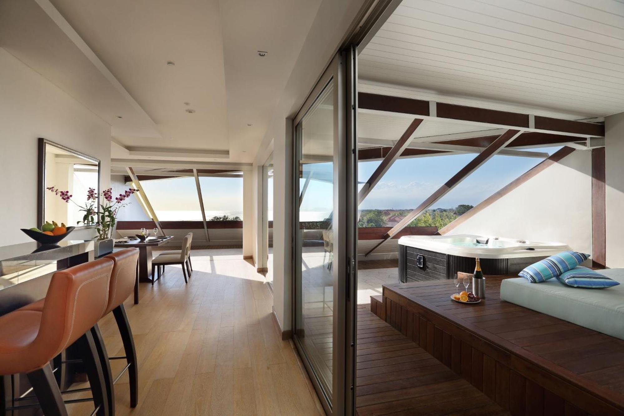 ดับเบิล ซิกซ์ ลักซัวรี โฮเต็ล ซมีญะก์ Hotel เซมินยัค ภายนอก รูปภาพ Interior of a penthouse apartment