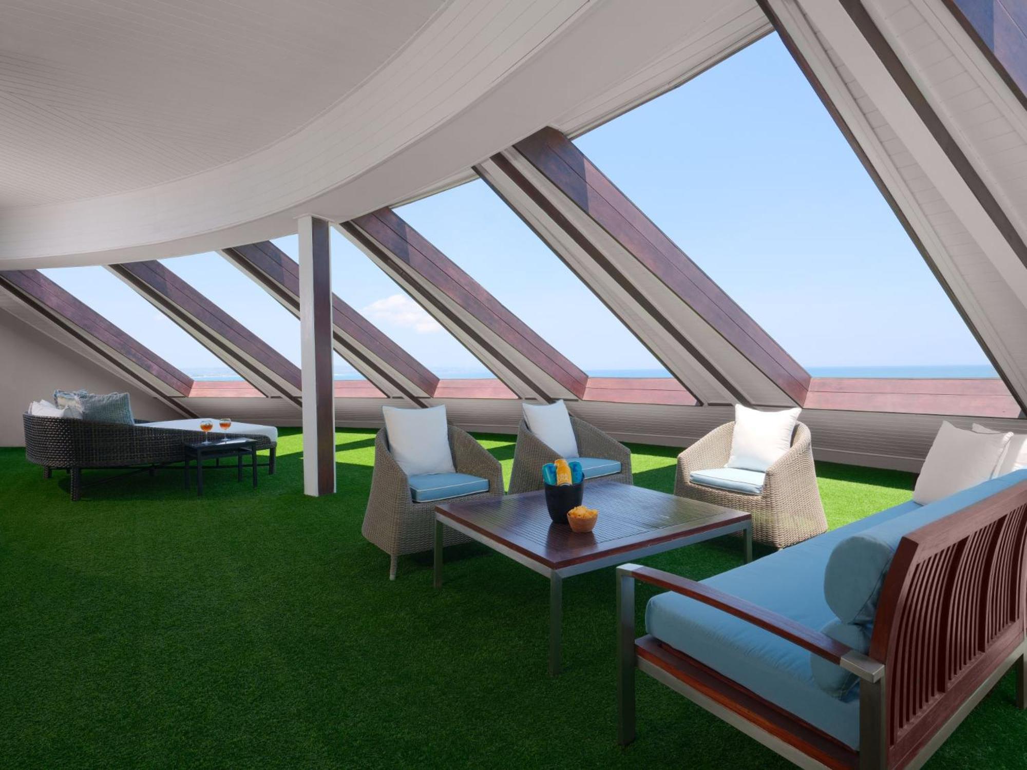ดับเบิล ซิกซ์ ลักซัวรี โฮเต็ล ซมีญะก์ Hotel เซมินยัค ภายนอก รูปภาพ A 3D rendering of a rooftop garden