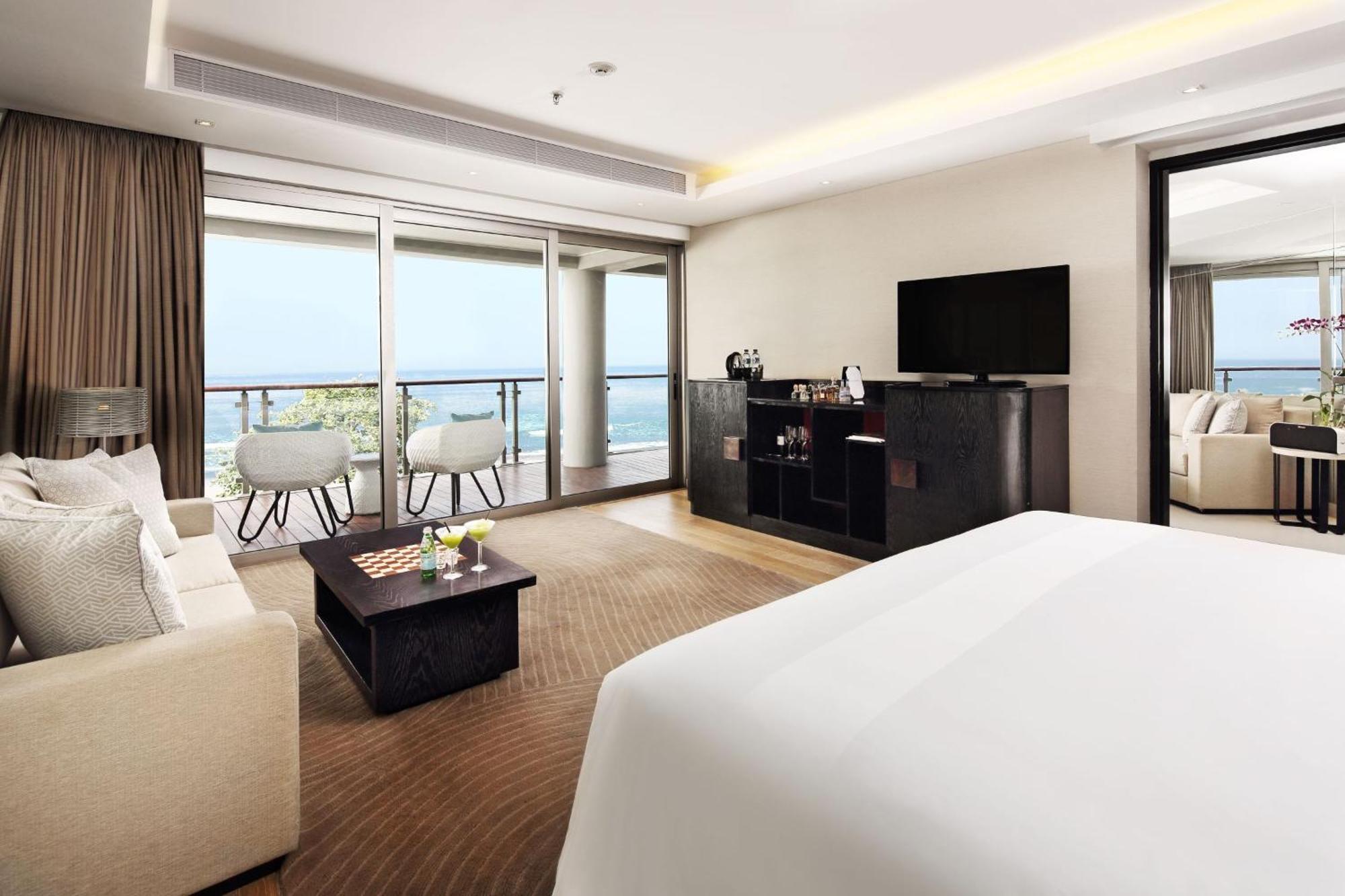 ดับเบิล ซิกซ์ ลักซัวรี โฮเต็ล ซมีญะก์ Hotel เซมินยัค ภายนอก รูปภาพ A suite at the hotel