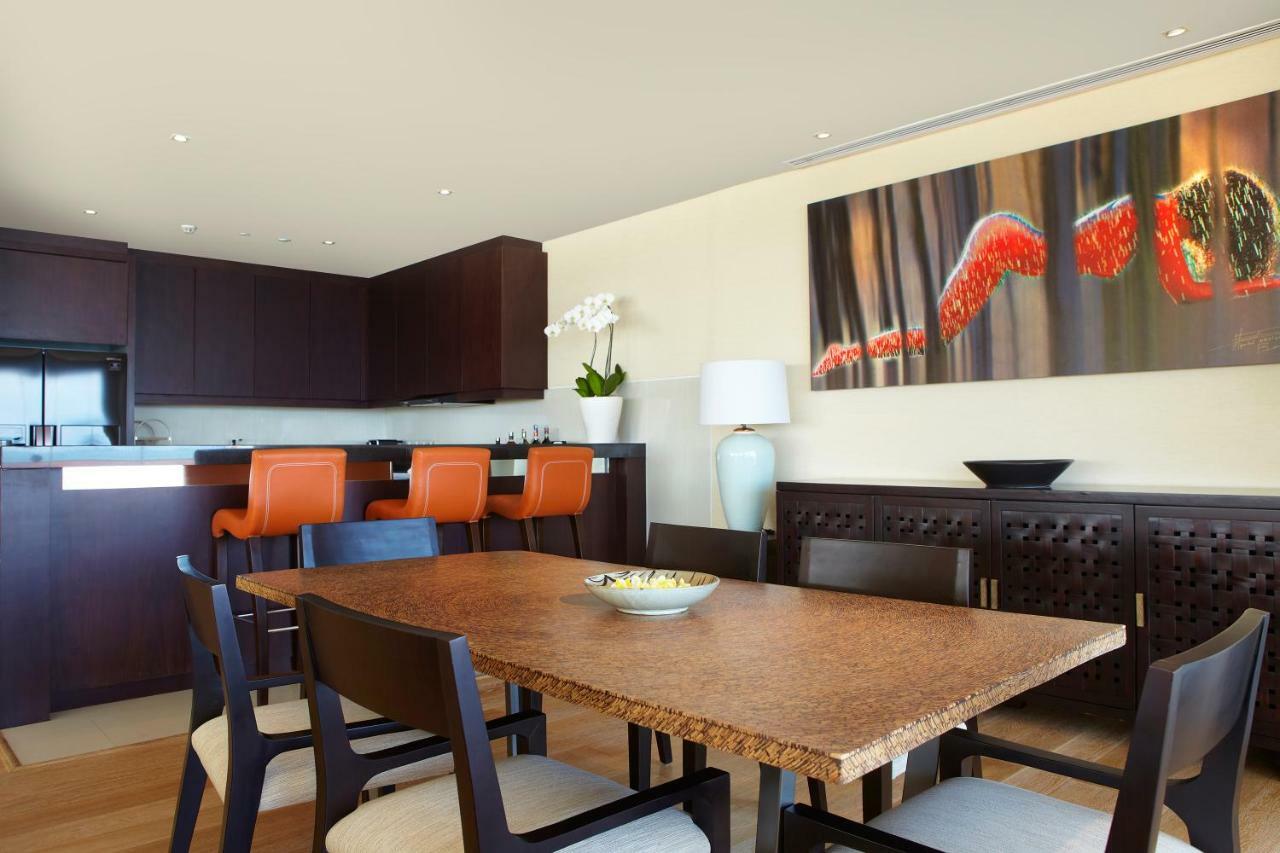 ดับเบิล ซิกซ์ ลักซัวรี โฮเต็ล ซมีญะก์ Hotel เซมินยัค ภายนอก รูปภาพ A kitchen in a private residence at The Ritz-Carlton, Maldives, Fari Resort